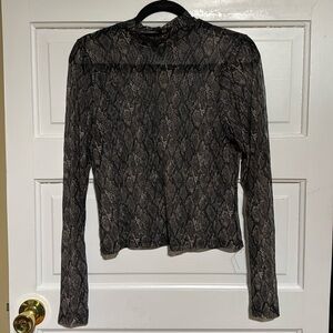 Mesh snake skin turtle neck